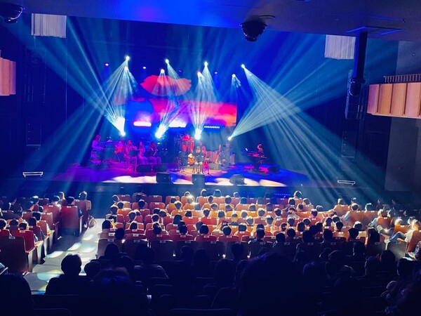 가수 이정석 콘서트 열려