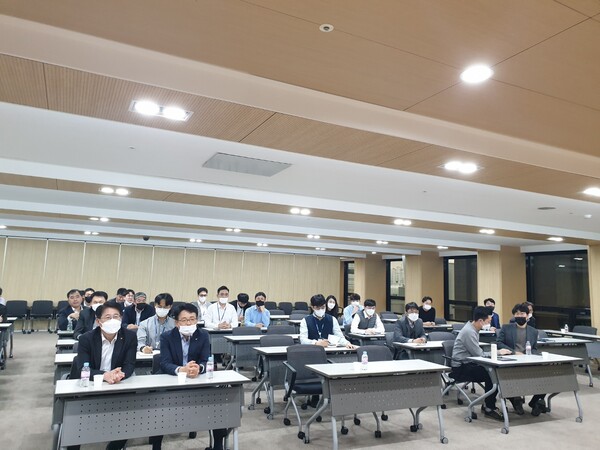 김현정, 안진걸, 김정렬의 노동 토크쇼 개최