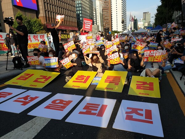 촛불행동 '김건희 특검, 윤석열 퇴진' 6차 촛불대행진